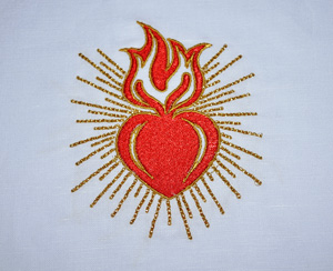 Sacred Heart Mass Linens