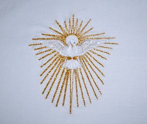 Holy Spirit Mass Linens